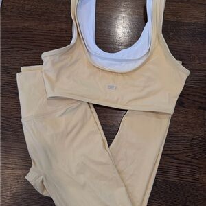 Butter Yellow SET Active Set